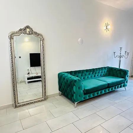 Jabeen's House Bedroom 1 *